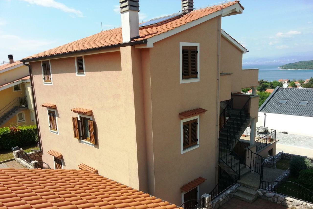 Guarda la vita Njivice Exterior foto